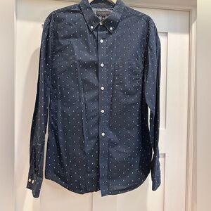 Banana Republic, organic cotton men’s shirt.